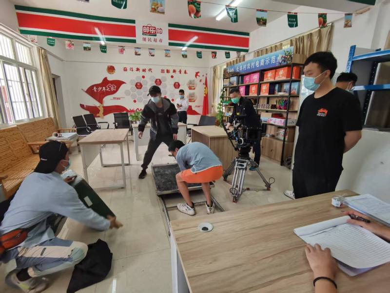 一支视频激活品牌生命力｜阿坝县产品视频拍摄公司的创意魔法秀